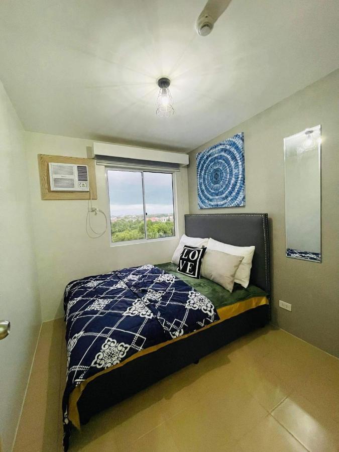 Lovely 2 Bedroom Condo Unit Илоило Экстерьер фото